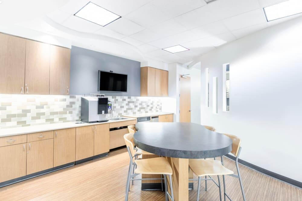 TX, Pearland - Town Centre office space - View 2 in Pearland - internet, office_cleaning, breakout_areas