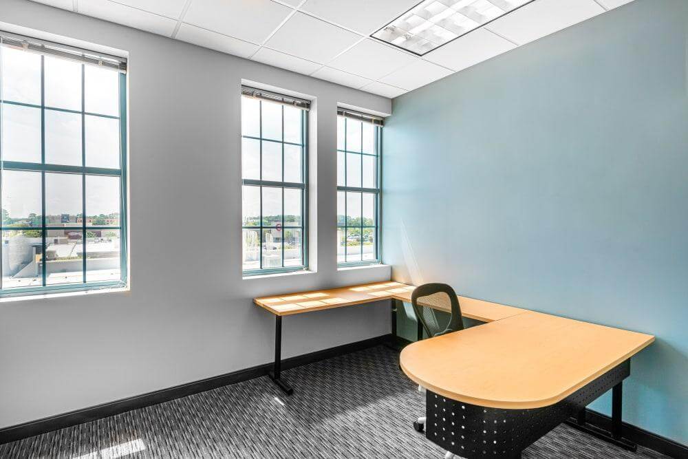 VA, Hampton - Peninsula Town Center - Photo 2 VA, Hampton - Peninsula Town Center office space - View 2 in Hampton - internet, office_cleaning, breakout_areas