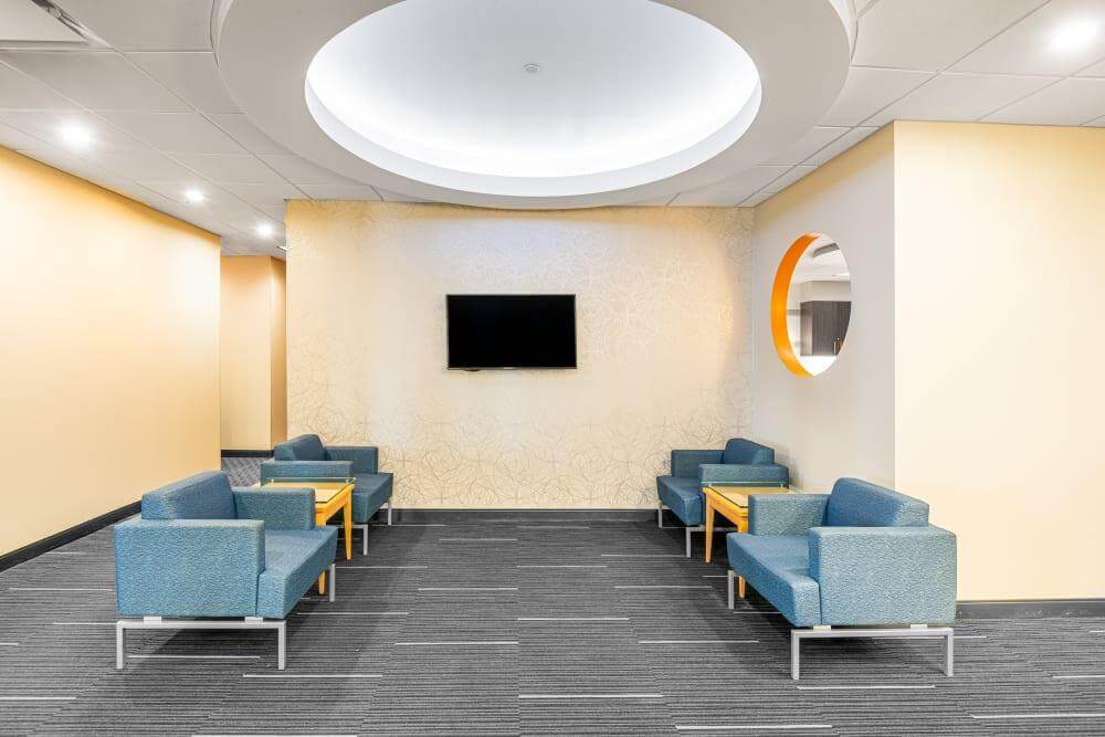 VA, Hampton - Peninsula Town Center - Photo 5 VA, Hampton - Peninsula Town Center office space - View 5 in Hampton - internet, office_cleaning, breakout_areas