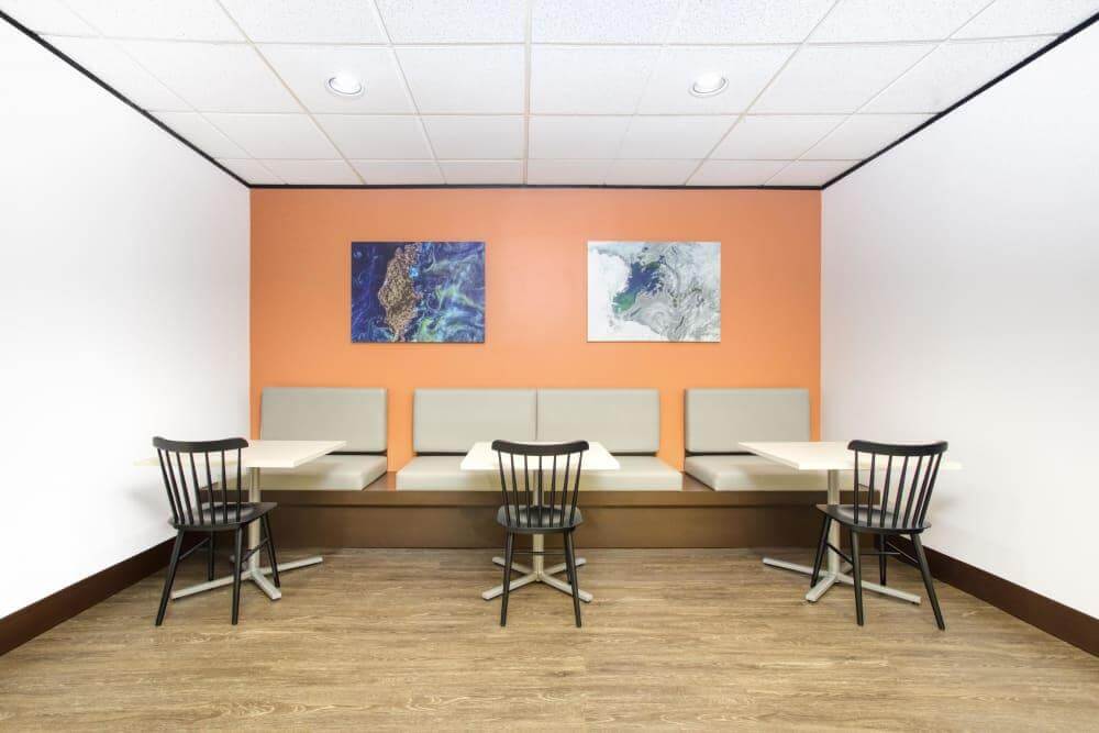 The Madison - Photo 2 The Madison office space - View 2 in Addison - internet, office_cleaning, breakout_areas