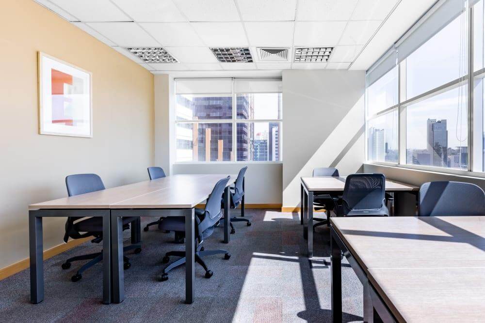 CURITIBA, Batel - Ed Corporate Evolution - Photo 3 CURITIBA, Batel - Ed Corporate Evolution office space - View 3 in Centro - internet, office_cleaning, breakout_areas