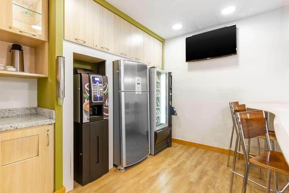 Corporate Financial Centre office space - View 6 in Asa Norte - internet, office_cleaning, breakout_areas