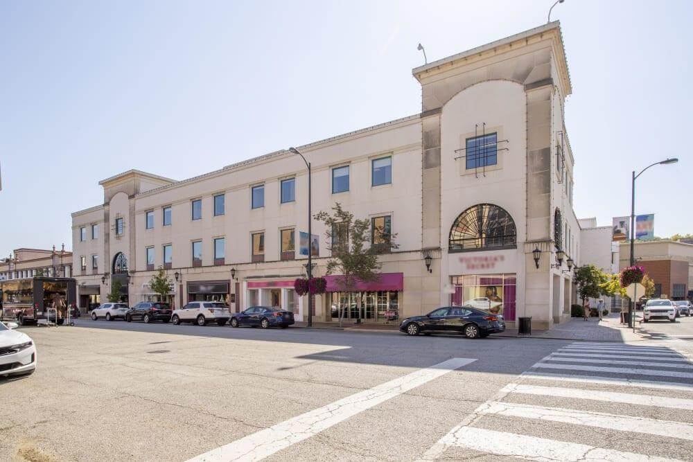 MO, Kansas City - Country Club Plaza office space - View 5 in Kansas City - internet, office_cleaning, breakout_areas