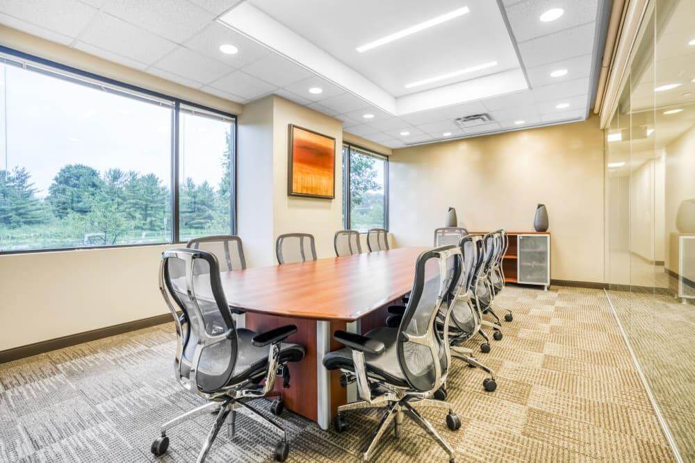 PA, Center Valley - Saucon Valley Plaza office space - View 2 in Lehigh County - internet, office_cleaning, breakout_areas