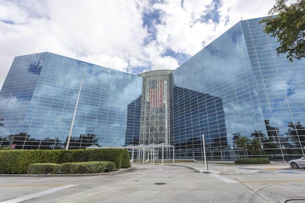 Presidential Circle - Photo 4 Presidential Circle office space - View 4 in Hollywood - internet, office_cleaning, breakout_areas