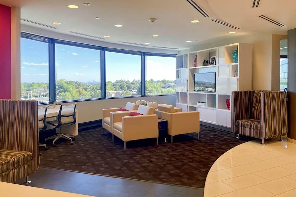 NJ, Woodcliff Lake – 50 Tice Blvd office space - View 3 in Woodcliff Lake - internet, office_cleaning, breakout_areas