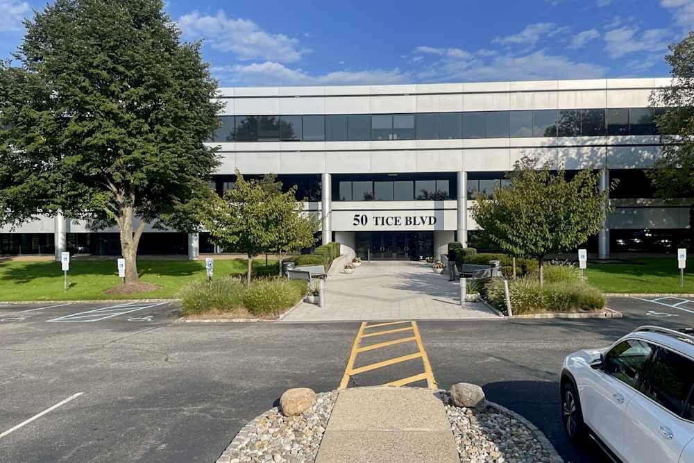 NJ, Woodcliff Lake – 50 Tice Blvd office space - View 4 in Woodcliff Lake - internet, office_cleaning, breakout_areas