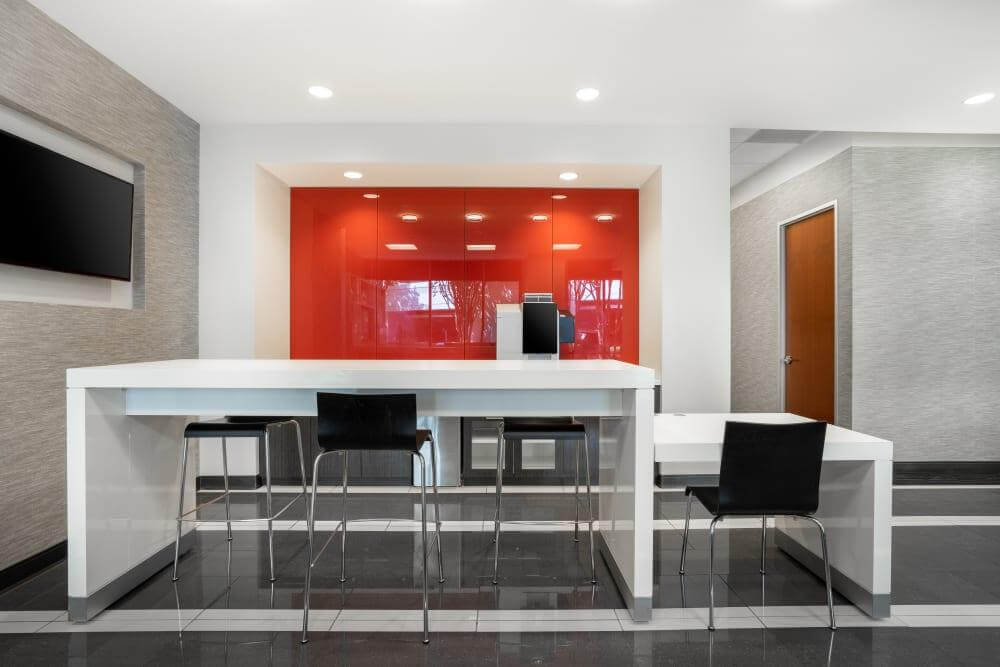 TX, Sugar Land - Three Sugar Creek office space - View 5 in Sugar Land - internet, office_cleaning, breakout_areas