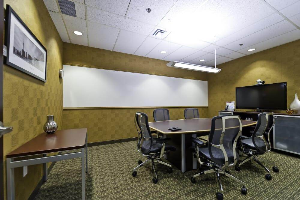 380 Wellington Street - Photo 6 380 Wellington Street office space - View 6 in London - internet, office_cleaning, breakout_areas