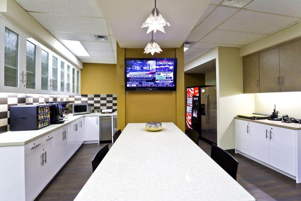 380 Wellington Street - Photo 3 380 Wellington Street office space - View 3 in London - internet, office_cleaning, breakout_areas