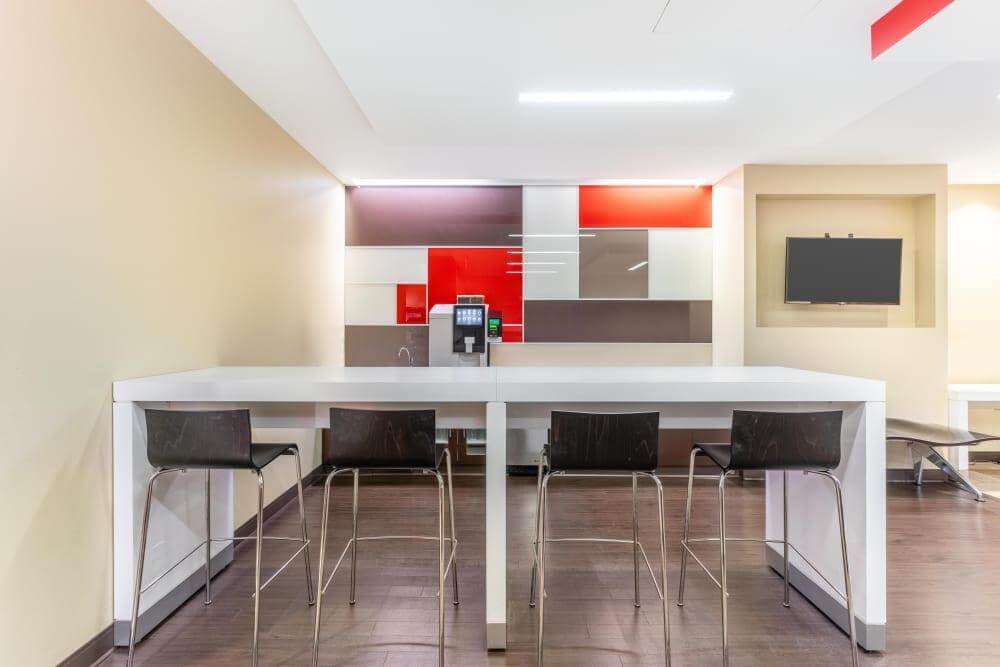 1 Meadowlands Plaza - Photo 4 1 Meadowlands Plaza office space - View 4 in East Rutherford - internet, office_cleaning, breakout_areas