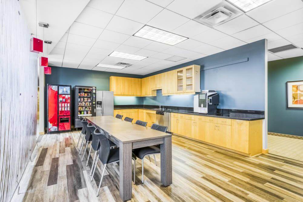 TX, Arlington - Arlington Highlands Center office space - View 6 in Arlington - internet, office_cleaning, breakout_areas