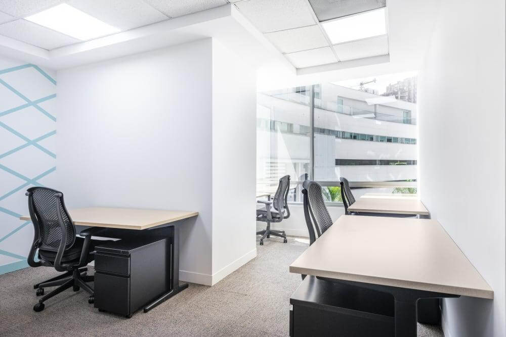 MEDELLIN, San Fernando Plaza - Photo 4 MEDELLIN, San Fernando Plaza office space - View 4 - internet, office_cleaning, breakout_areas