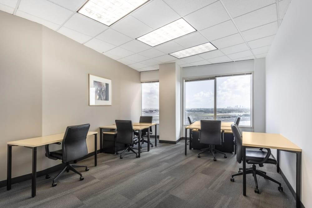 FL, Miami Airport - Blue Lagoon - Office space in Miami, Florida