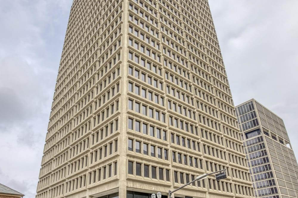 MO, St. Louis - Clayton - Pierre Laclede - Photo 3 MO, St. Louis - Clayton - Pierre Laclede office space - View 3 in Clayton - internet, office_cleaning, breakout_areas