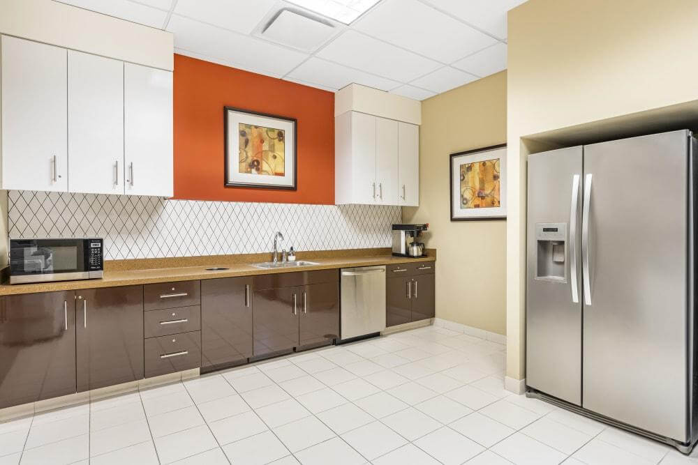 Prairie Stone office space - View 2 in Hoffman Estates - internet, office_cleaning, breakout_areas