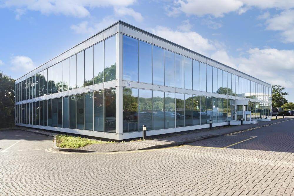 SWINDON, Windmill Hill Business Park - Office space in Swindon, England