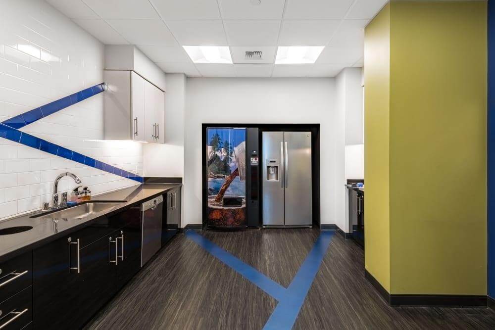 CA, San Diego - Cush Plaza office space - View 2 in San Diego - internet, office_cleaning, breakout_areas