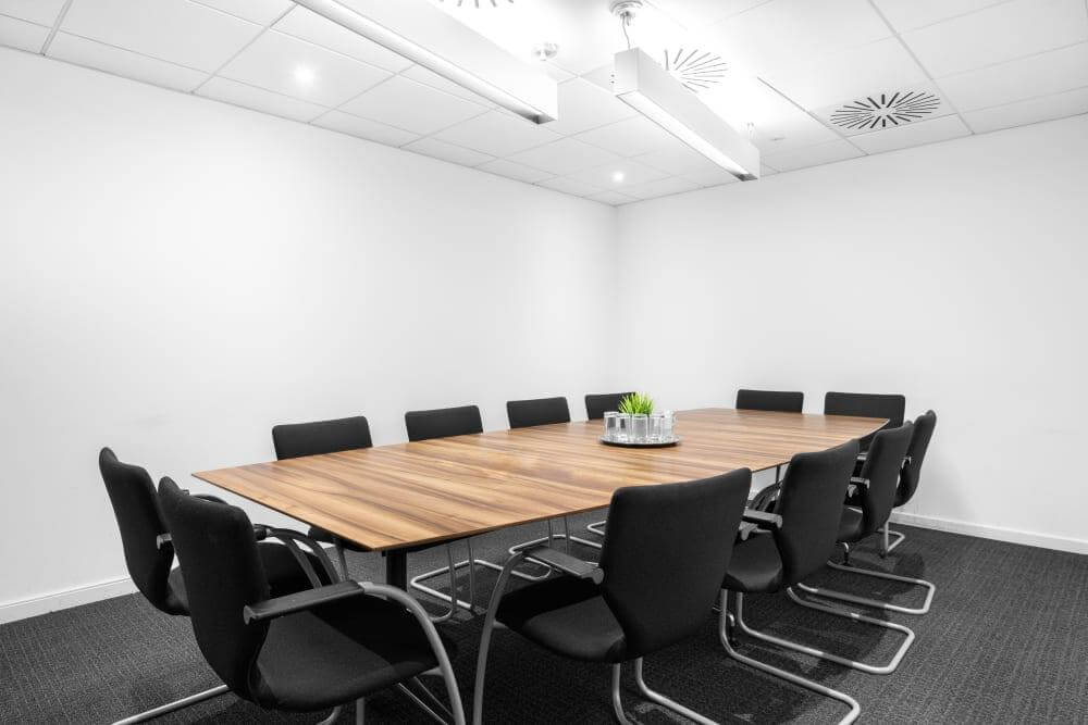 BEACONSFIELD, Beaconsfield Services - Photo 6 BEACONSFIELD, Beaconsfield Services office space - View 6 in Beaconsfield - internet, office_cleaning, breakout_areas