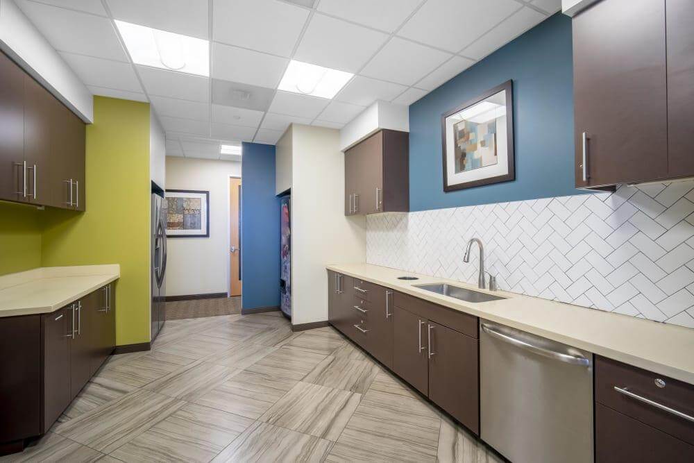 VA, Ashburn - Lakeview University office space - View 3 in Ashburn - internet, office_cleaning, breakout_areas