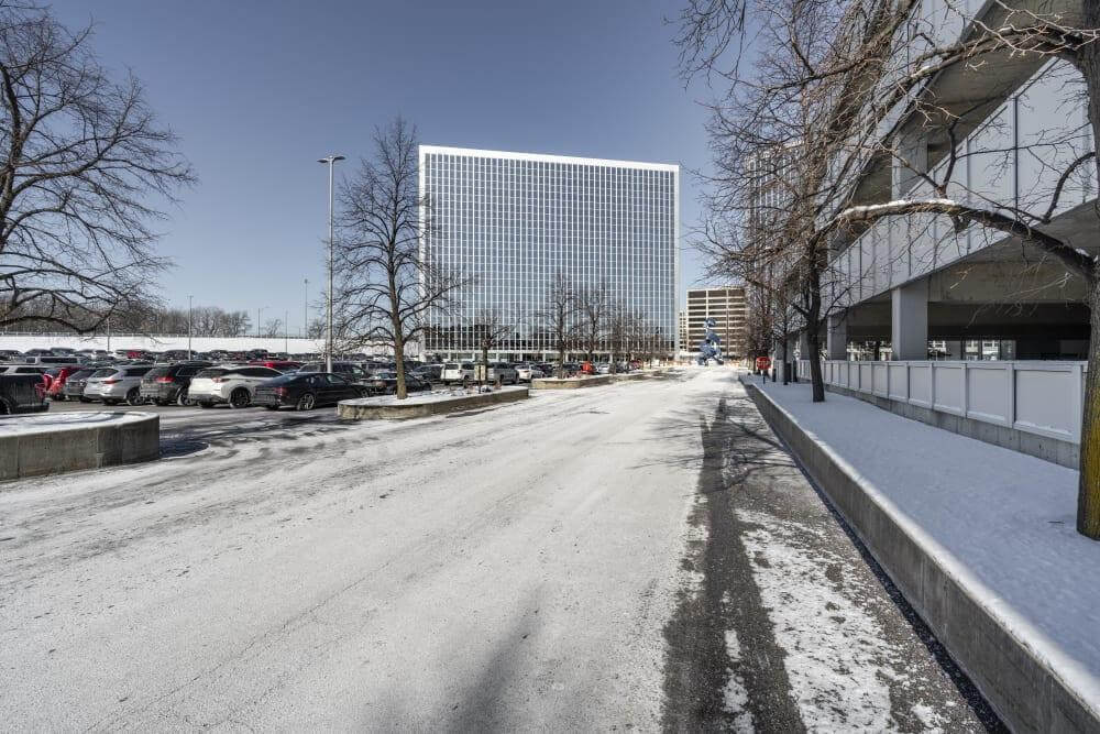 IL, Chicago - O'Hare Airport office space - View 4 in Chicago - internet, office_cleaning, breakout_areas
