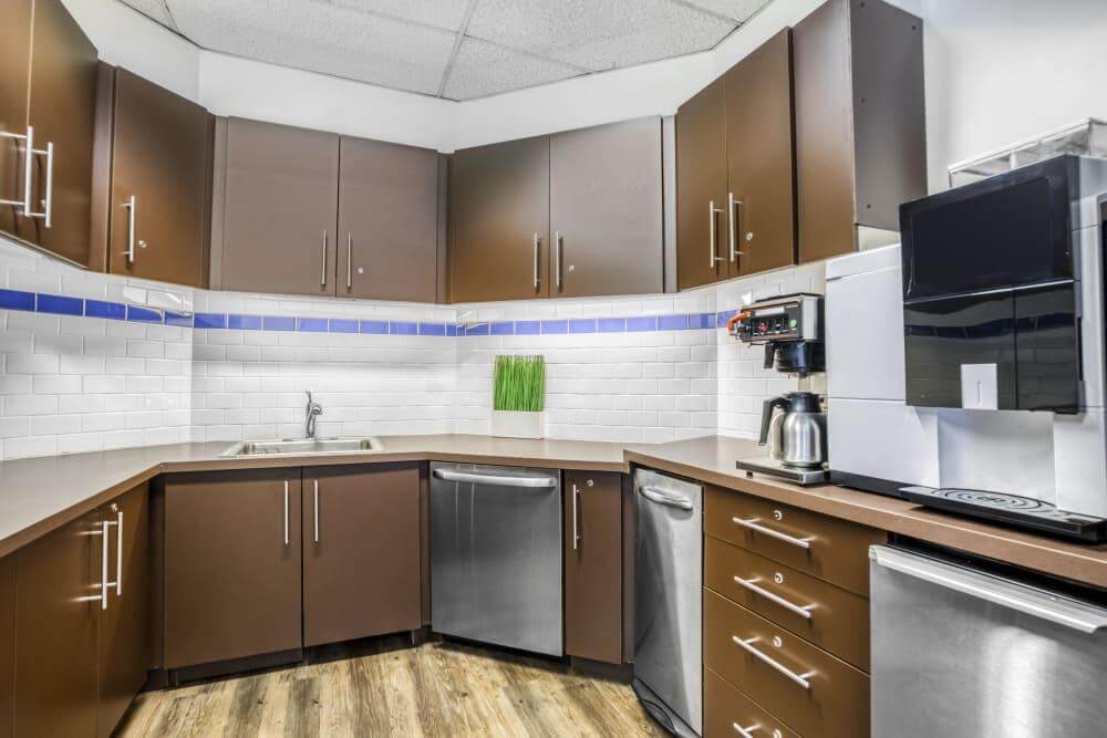 OR, Portland - River Park Center office space - View 6 in Portland - internet, office_cleaning, breakout_areas