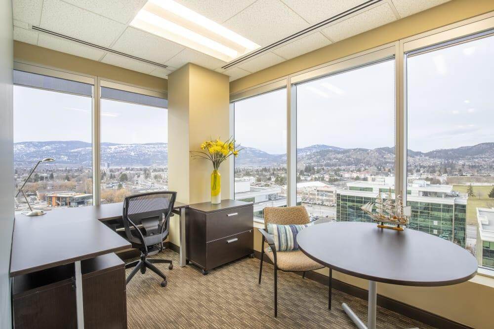 BC, Kelowna - Landmark office space - View 4 in Kelowna - internet, office_cleaning, breakout_areas