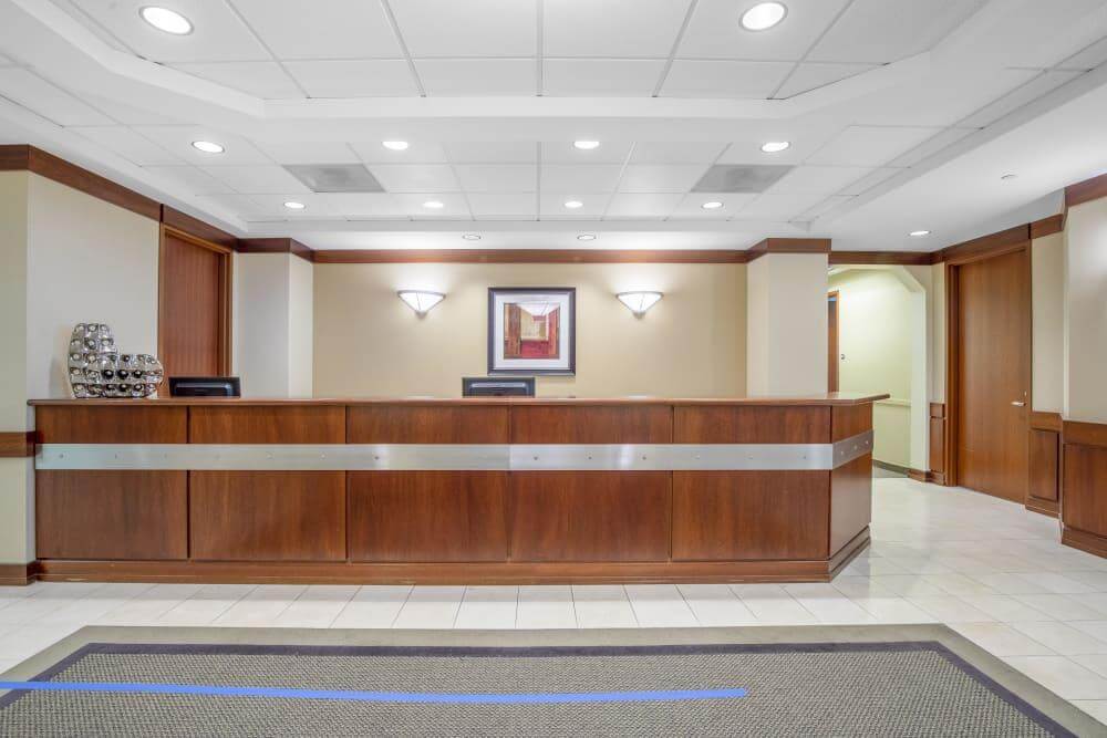 GA, Alpharetta - Lakeview - Office space in Alpharetta, Georgia