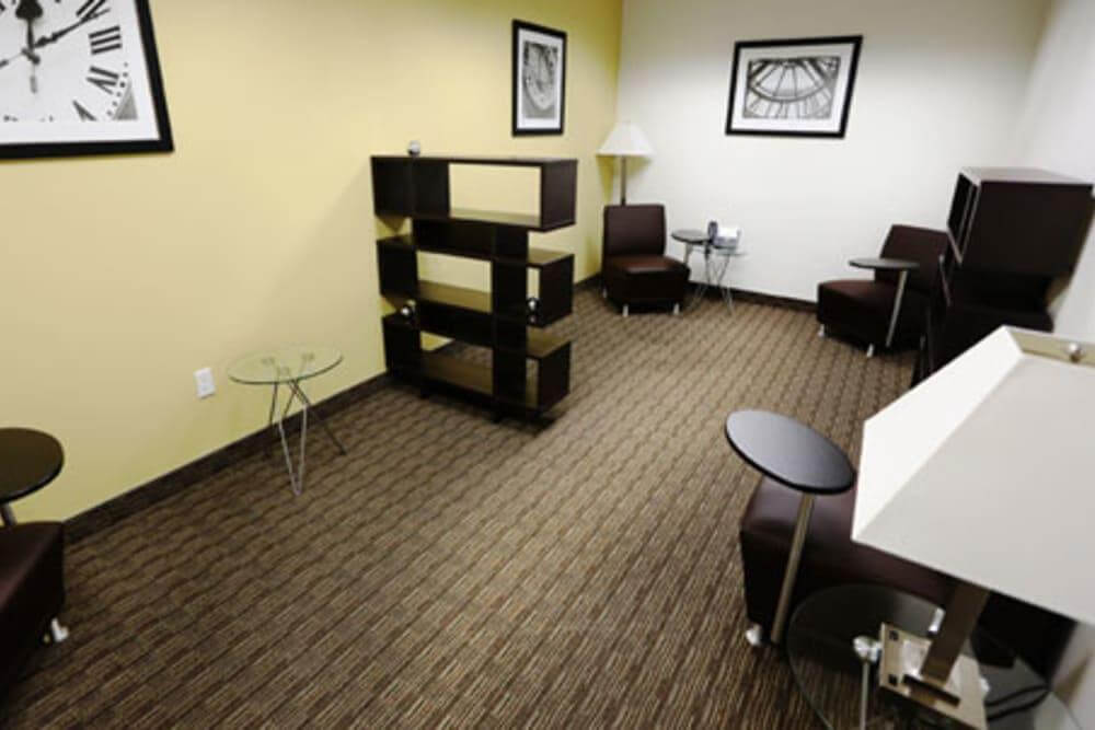 CA, Gardena - Gardena office space - View 6 in Gardena - internet, office_cleaning, breakout_areas