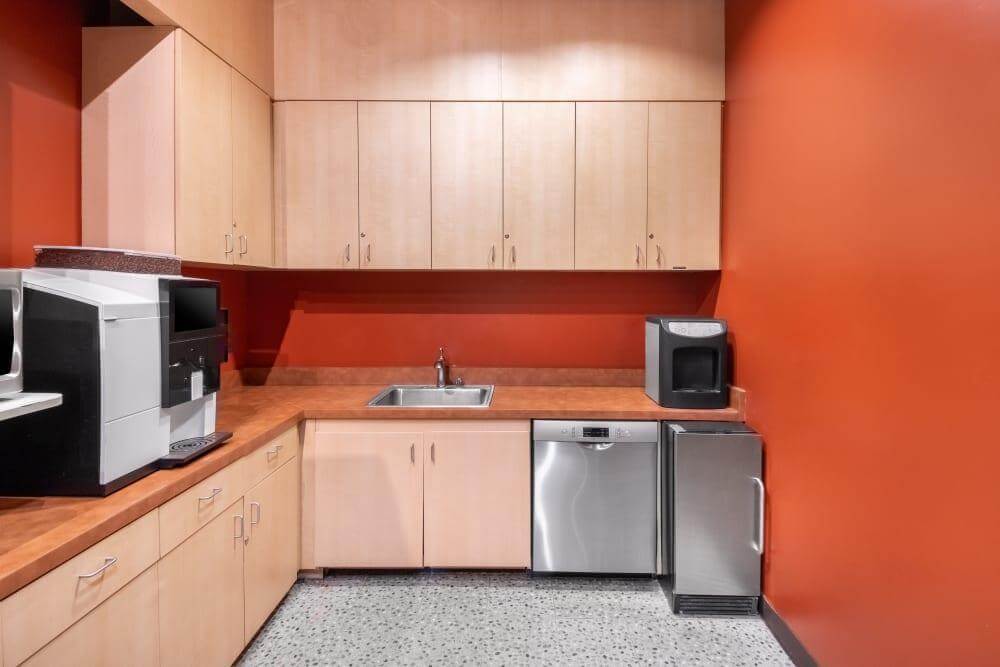 CA, Ontario - Waterside Center office space - View 4 in Ontario - internet, office_cleaning, breakout_areas