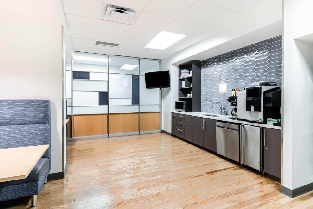 AZ, Phoenix - Washington at Sky Harbor office space - View 2 in Phoenix - internet, office_cleaning, breakout_areas