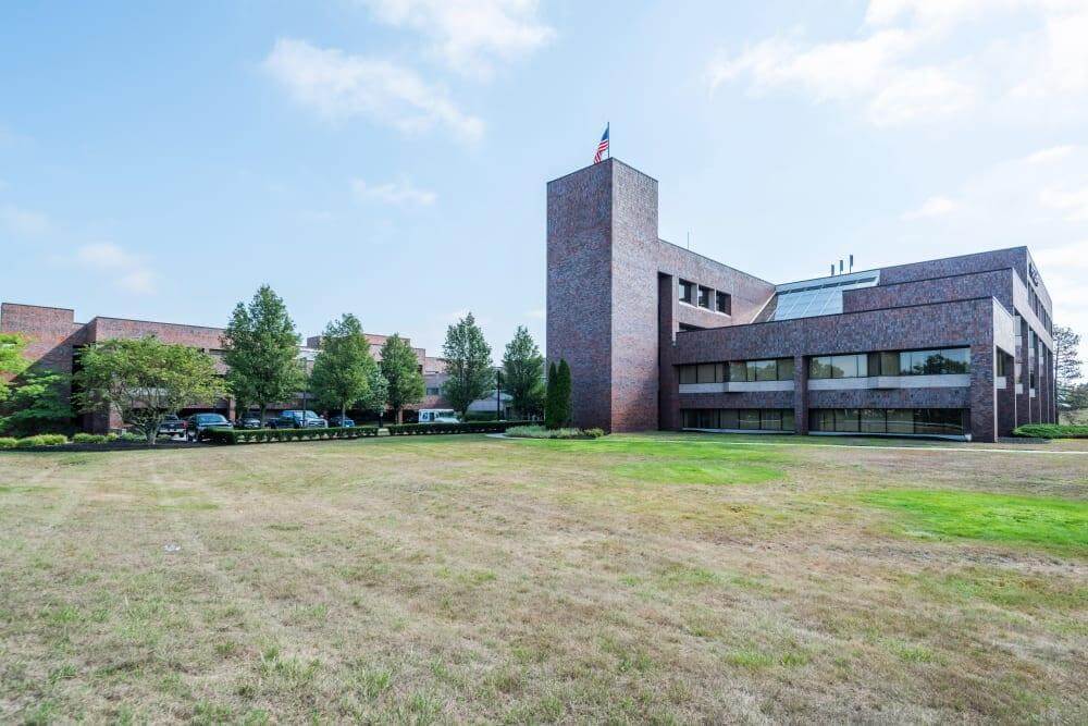 MA, Dedham - Dedham Place office space - View 2 in Dedham - internet, office_cleaning, breakout_areas