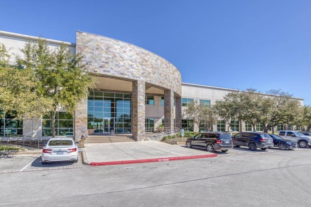 TX, San Antonio - Two Twin Oaks office space - View 2 in San Antonio - internet, office_cleaning, breakout_areas