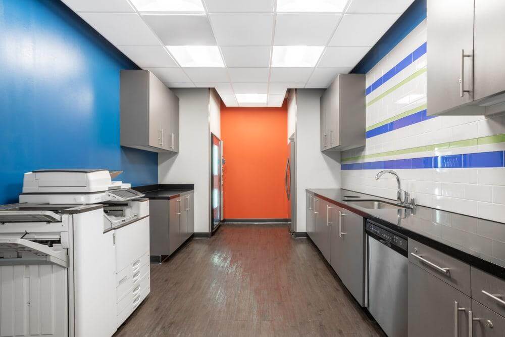 CA, Westlake Village - Russell Ranch Parkway office space - View 2 in Westlake Village - internet, office_cleaning, breakout_areas