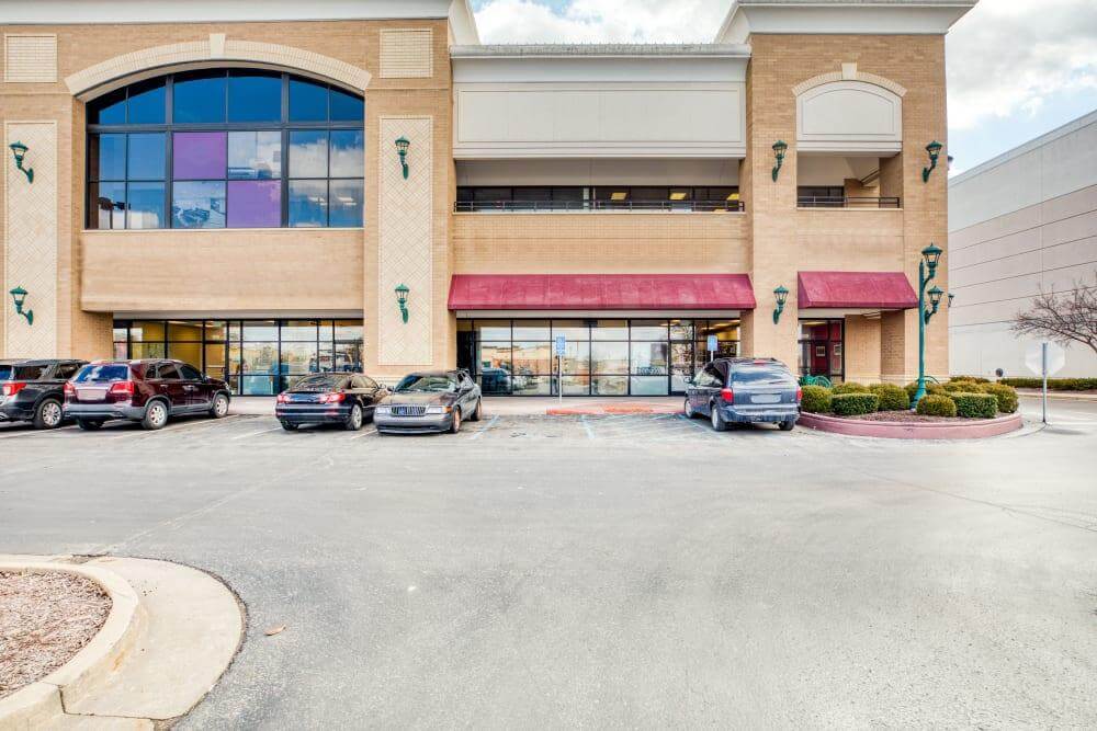 MO, Columbia - Columbia Center on Stadium office space - View 3 in Columbia - internet, office_cleaning, breakout_areas