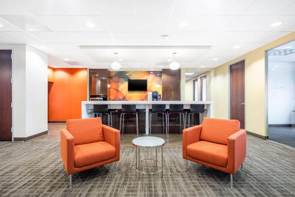 OR, Portland - US Bancorp Tower - Photo 2 OR, Portland - US Bancorp Tower office space - View 2 in Portland - internet, office_cleaning, breakout_areas