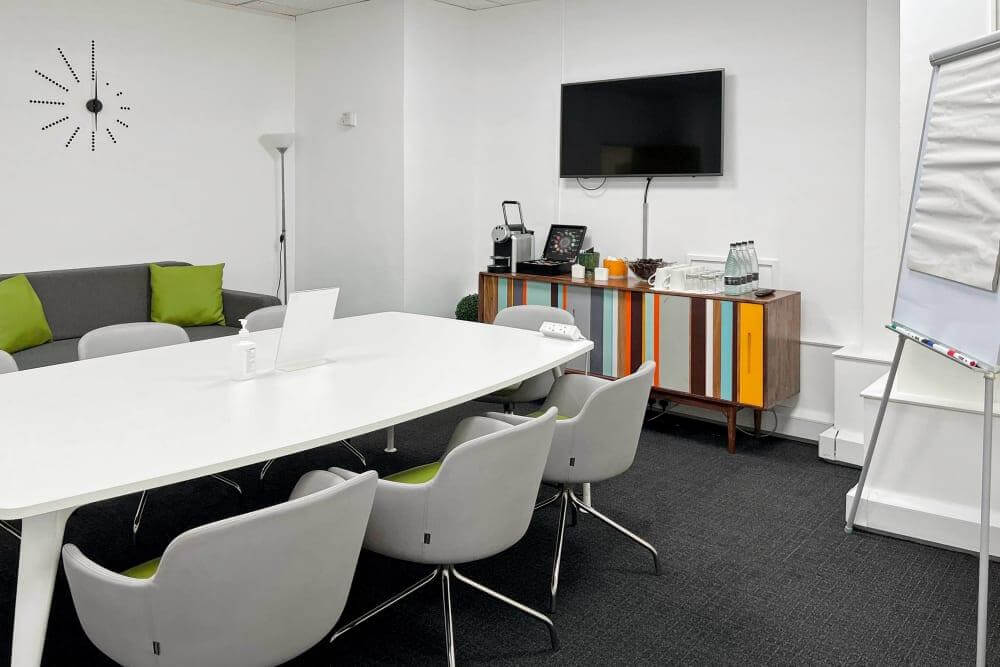 LONDON, Borough High Street - Photo 2 LONDON, Borough High Street office space - View 2 in London - internet, office_cleaning, breakout_areas