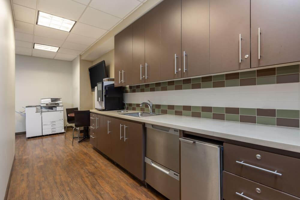 TN, Memphis - Triad Centre I - Photo 4 TN, Memphis - Triad Centre I office space - View 4 in Memphis - internet, office_cleaning, breakout_areas