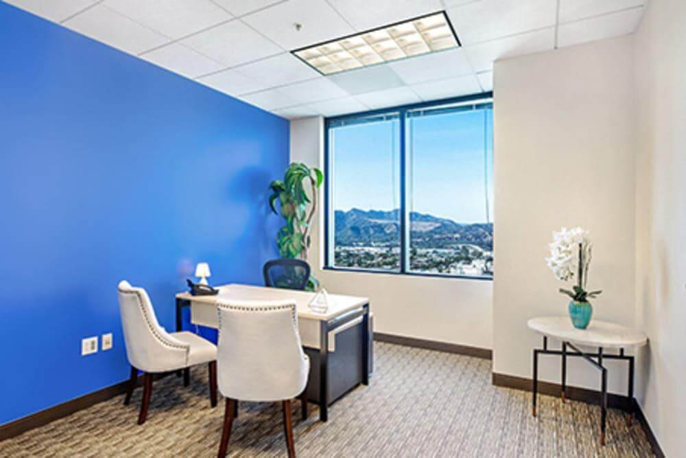 Glendale Plaza office space - View 2 in Glendale - internet, office_cleaning, breakout_areas