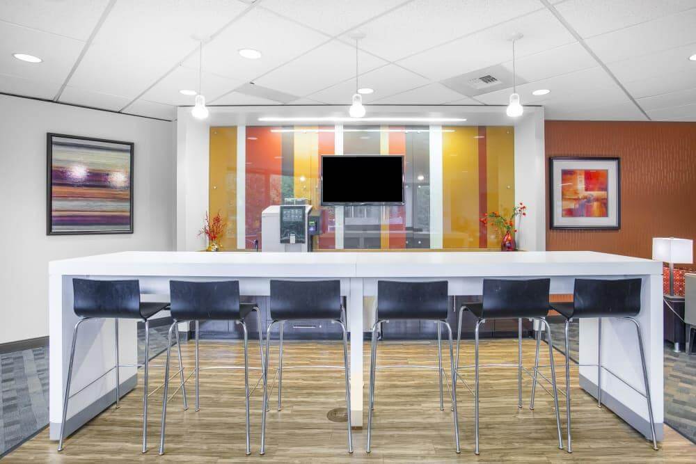 WA, Bellevue - Ridgewood Corporate Square - Photo 6 WA, Bellevue - Ridgewood Corporate Square office space - View 6 in Bellevue - internet, office_cleaning, breakout_areas