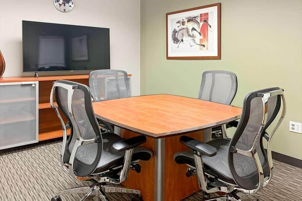 IL, Oak Brook - One Lincoln Centre office space - View 2 in Oakbrook Terrace - internet, office_cleaning, breakout_areas