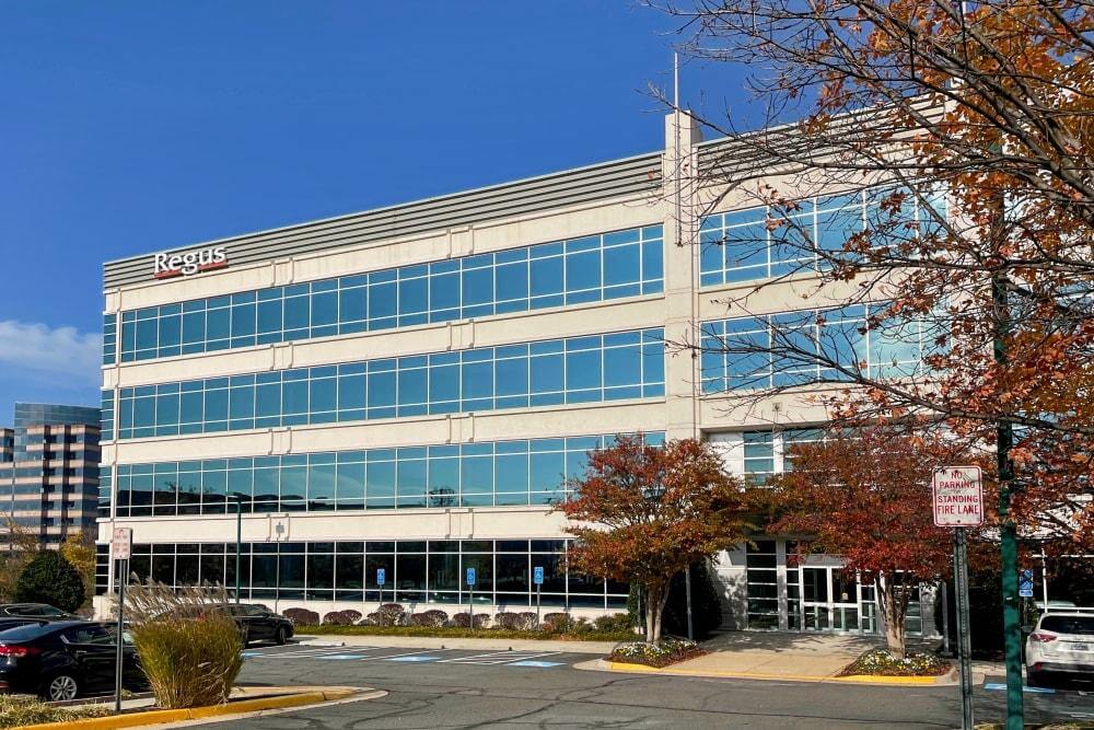 VA, Herndon - Dulles Corner - Office space in Herndon, Virginia