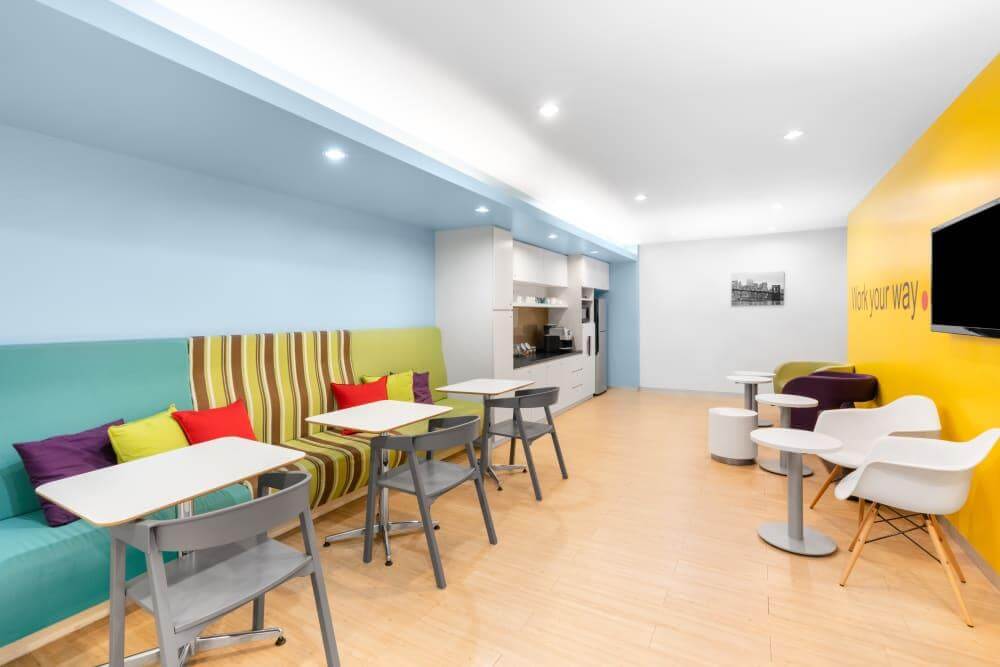 Solaris Mont Kiara Block L - Photo 3 Solaris Mont Kiara Block L office space - View 3 in Kuala Lumpur - internet, office_cleaning, breakout_areas