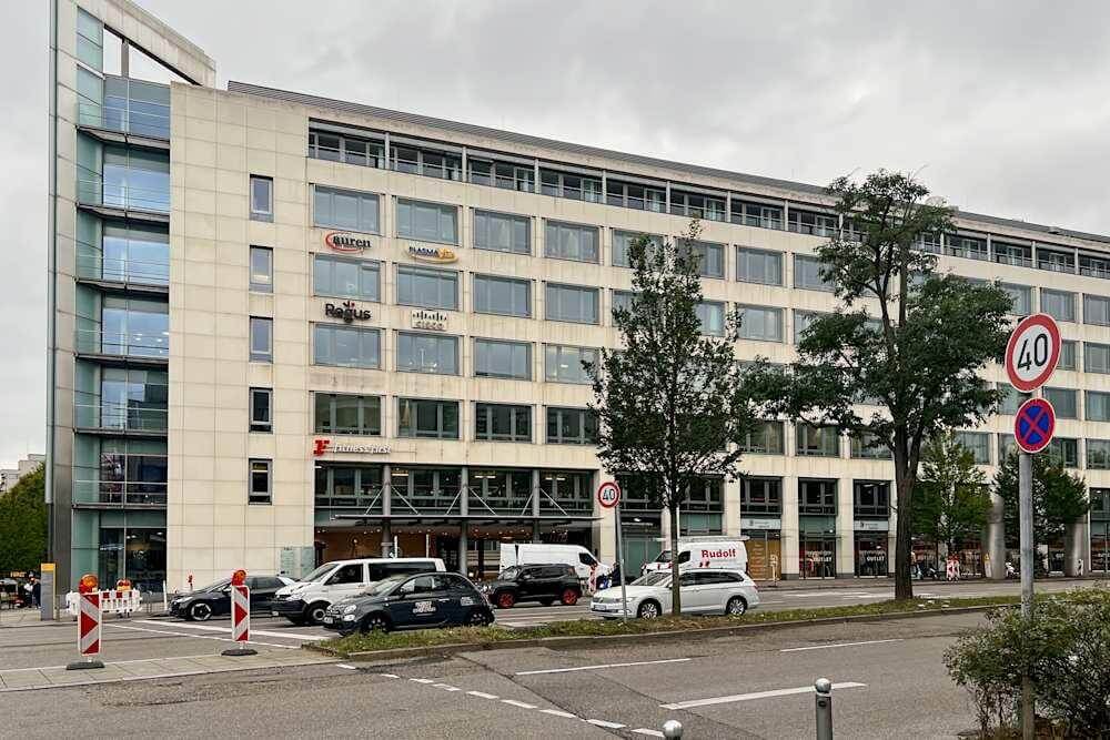 STUTTGART, Stuttgart City Plaza office space - View 2 in Stuttgart - internet, office_cleaning, breakout_areas