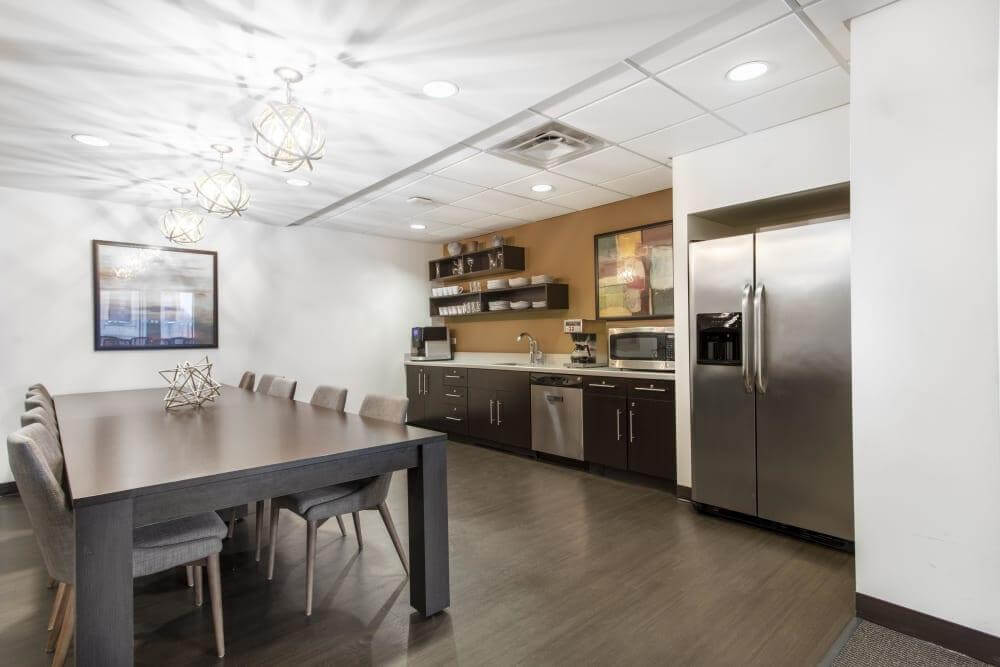 IL, Oak Park - Oak Park office space - View 3 in Oak Park - internet, office_cleaning, breakout_areas