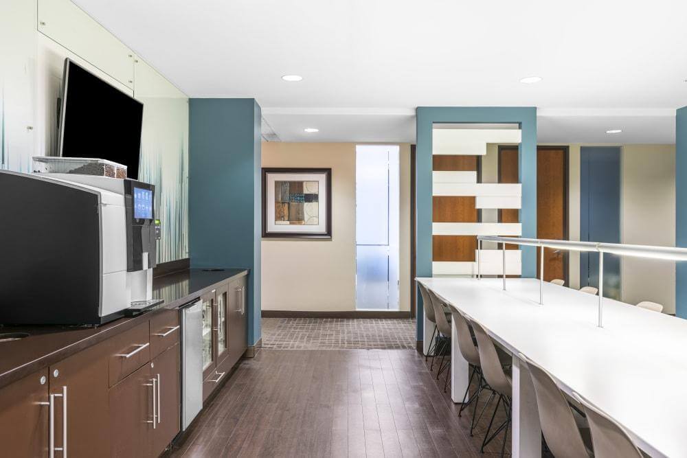 NY, New York City - 445 Park Avenue (HQ) office space - View 5 in New York - internet, office_cleaning, breakout_areas