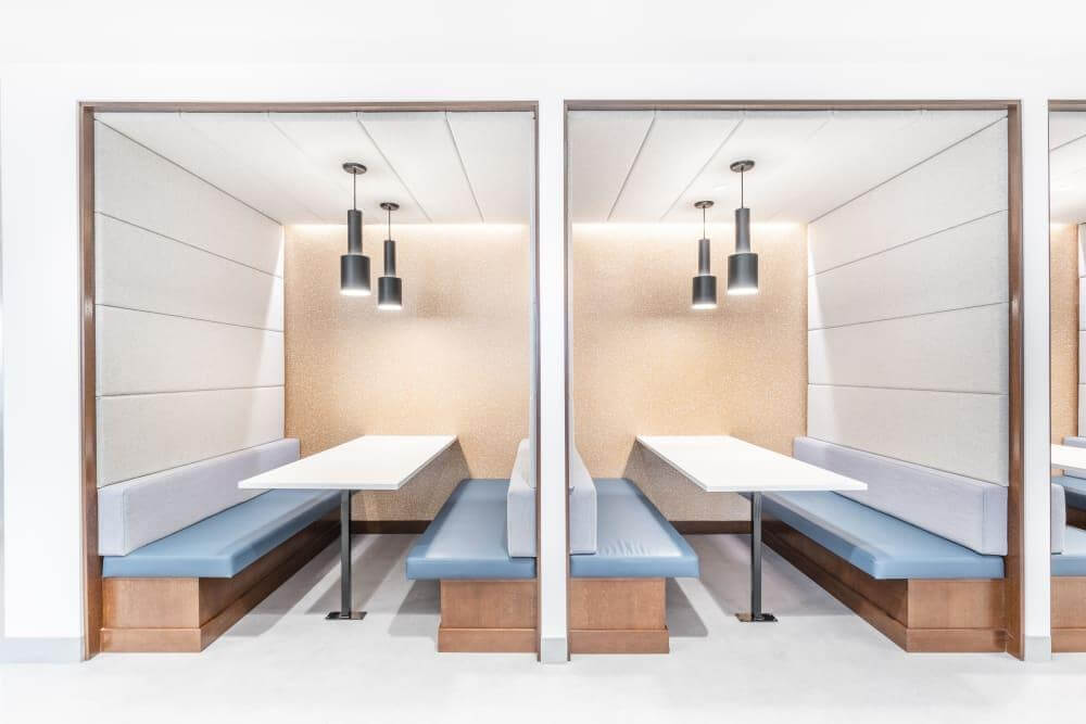 IL, Chicago - O'Hare Rosemont office space - View 2 in Rosemont - internet, office_cleaning, breakout_areas