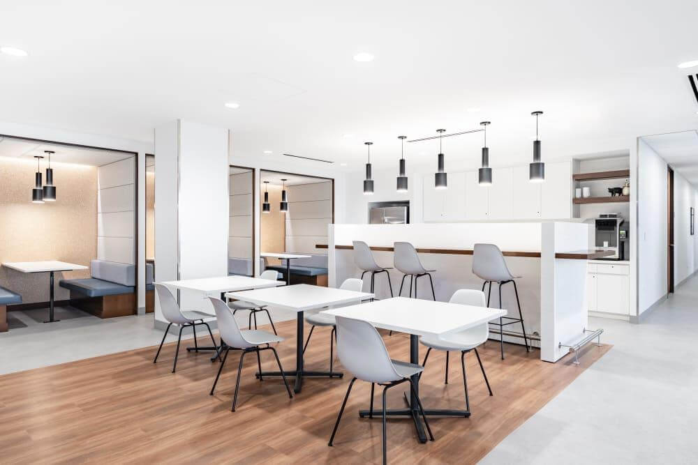 IL, Chicago - O'Hare Rosemont office space - View 6 in Rosemont - internet, office_cleaning, breakout_areas