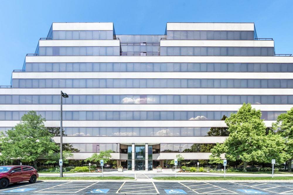 IL, Chicago - O'Hare Rosemont office space - View 4 in Rosemont - internet, office_cleaning, breakout_areas