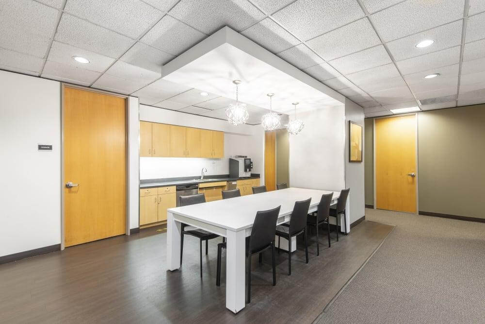 MI, Southfield - Southfield Town Center - Photo 6 MI, Southfield - Southfield Town Center office space - View 6 in Southfield - internet, office_cleaning, breakout_areas